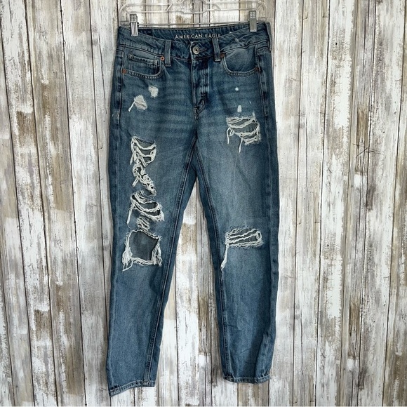 American Eagle Outfitters Denim - American Eagle Tomgirl High Rise Button Distressed Regular Wash Women’s 4